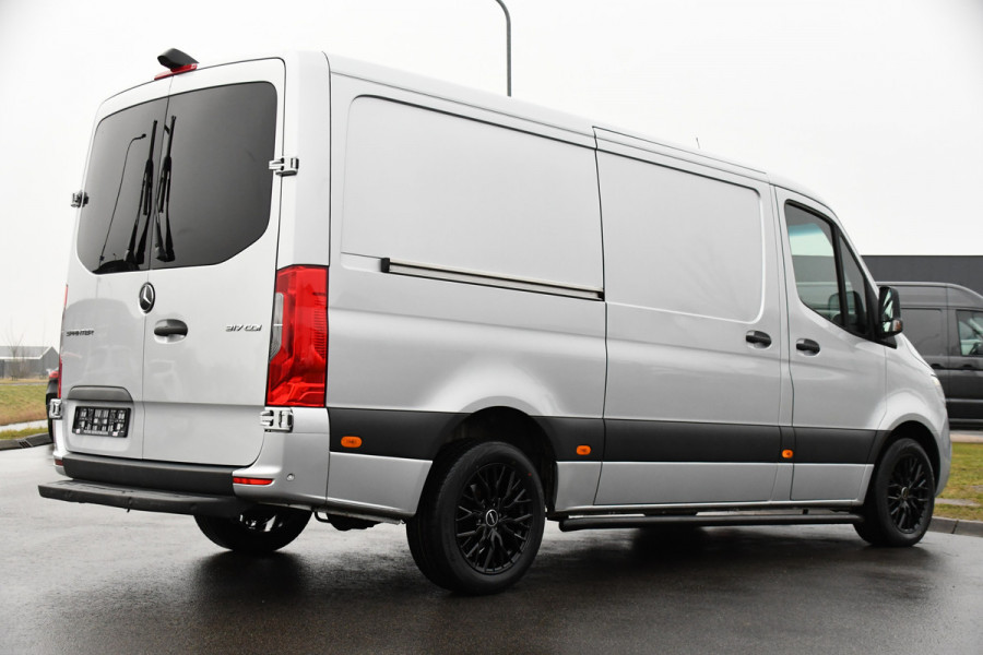 Mercedes-Benz Sprinter 317 1.9 CDI L2H1 RWD PB Edition Adaptieve Cruise, Camera, Carplay, LED, NAVI, Leder, Standkachel, Virtual, Uniek!