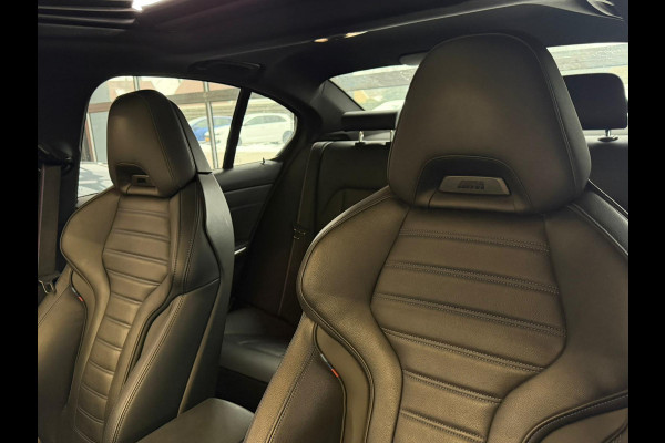 BMW 3-serie 330e xDrive M-Sport Pro | Kuipstoelen | Pano | ACC | HUD | Memory
