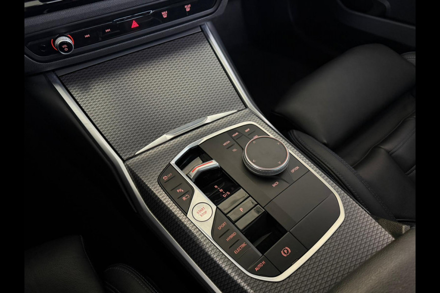 BMW 3-serie 330e xDrive M-Sport Pro | Kuipstoelen | Pano | ACC | HUD | Memory