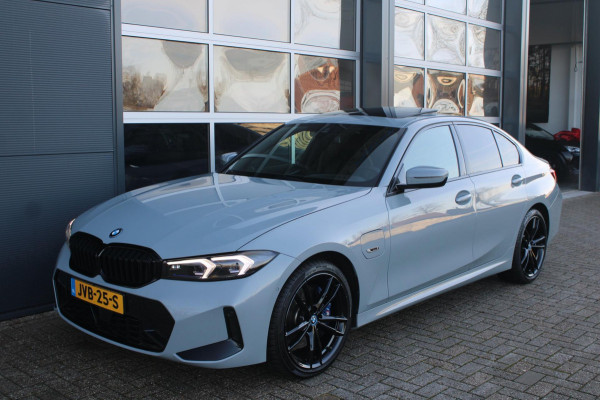 BMW 3-serie 330e xDrive M-Sport Pro | Kuipstoelen | Pano | ACC | HUD | Memory