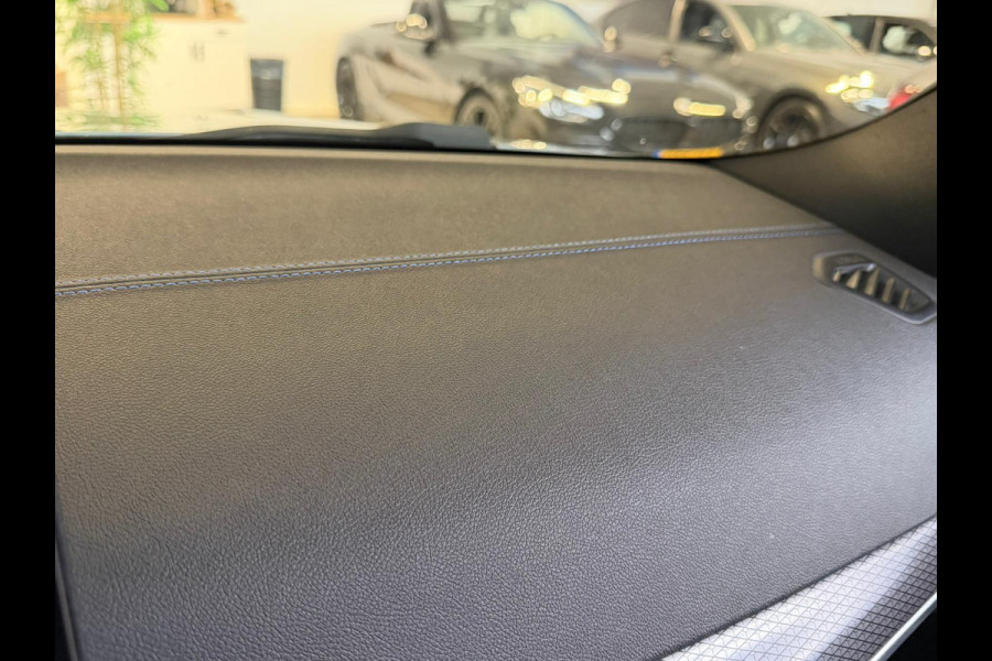 BMW 3-serie 330e xDrive M-Sport Pro | Kuipstoelen | Pano | ACC | HUD | Memory