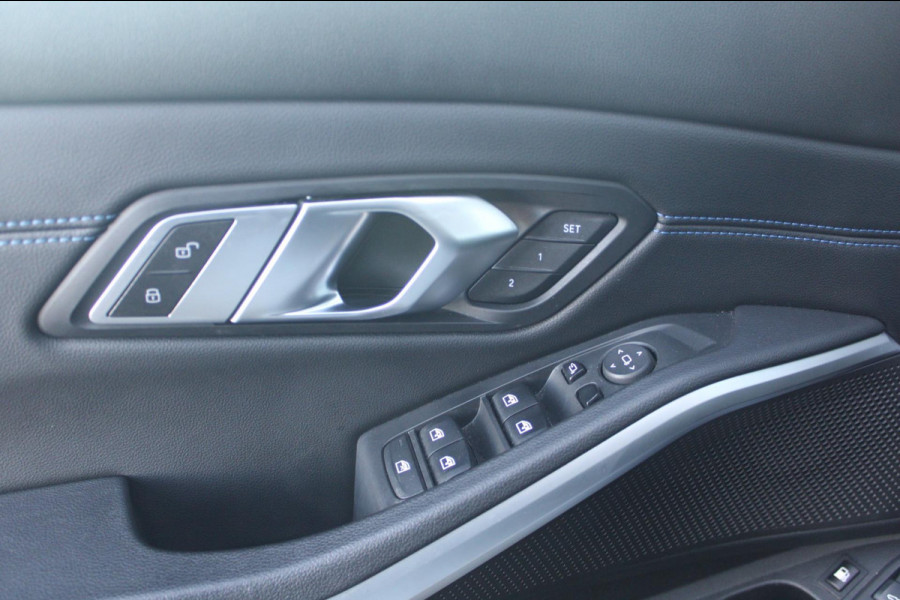 BMW 3-serie 330e xDrive M-Sport Pro | Kuipstoelen | Pano | ACC | HUD | Memory
