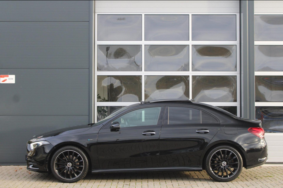 Mercedes-Benz A-Klasse 250 e Limousine AMG Night | Pano | Sfeer | Memory | Camera