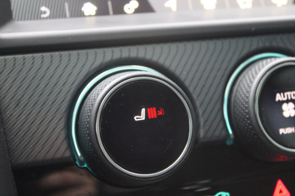 Jaguar F-Type P300 RWD R-Dynamic | Pano | Sportuitlaat | Meridian | 20''