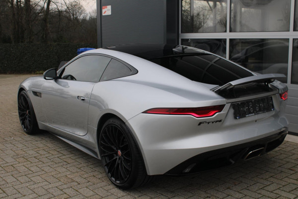 Jaguar F-Type P300 RWD R-Dynamic | Pano | Sportuitlaat | Meridian | 20''