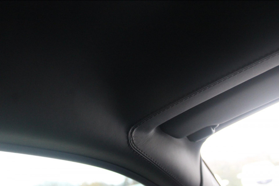 Jaguar F-Type P300 RWD R-Dynamic | Pano | Sportuitlaat | Meridian | 20''