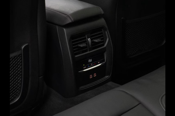 BMW 3 Serie Touring 330e (215kW / 292pk) ** ADAPT. LED, LEDER, PANORAMA, WIDESCR, ADAPT. CRUISE, TREKH, ** 1e EIG - VOL. BMW ONDERH ** ** INFORMEER OOK NAAR ONZE AANTREKKELIJKE FINANCIAL-LEASE TARIEVEN **