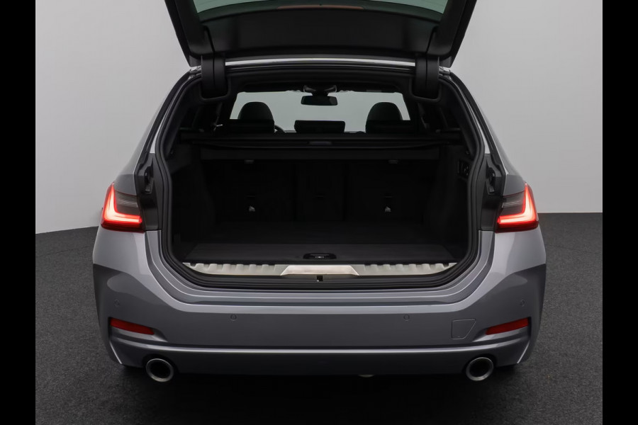 BMW 3 Serie Touring 330e (215kW / 292pk) ** ADAPT. LED, LEDER, PANORAMA, WIDESCR, ADAPT. CRUISE, TREKH, ** 1e EIG - VOL. BMW ONDERH ** ** INFORMEER OOK NAAR ONZE AANTREKKELIJKE FINANCIAL-LEASE TARIEVEN **