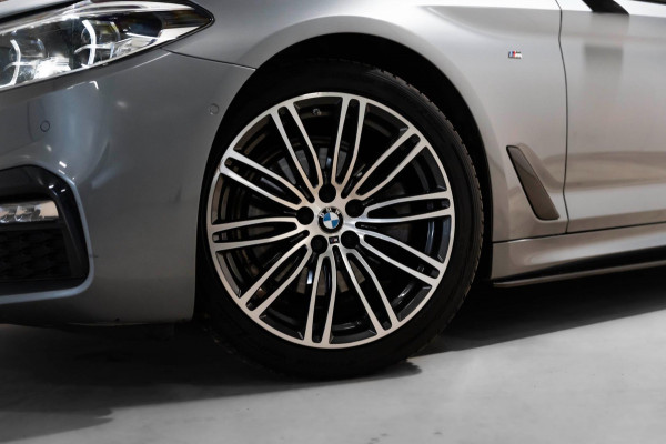 BMW 5 Serie 520i M Sport LED CAMRERA LEDER HARMAN KARDON FULL