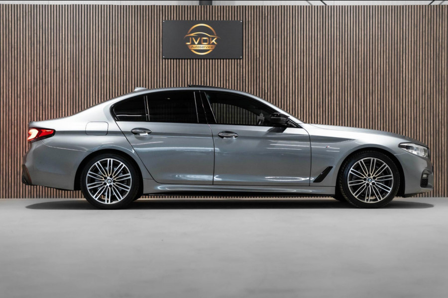 BMW 5 Serie 520i M Sport LED CAMRERA LEDER HARMAN KARDON FULL