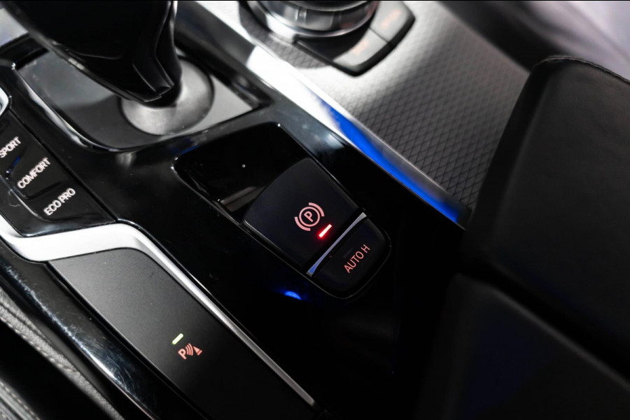 BMW 5 Serie 520i M Sport LED CAMRERA LEDER HARMAN KARDON FULL