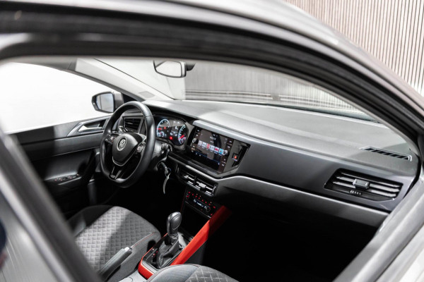 Volkswagen Polo 1.0 TSI Highline 2018 CLIMA PDC