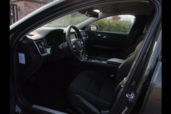 Volvo V60 2.0 B3 Momentum Advantage | Camera | Trekhaak | Apple Carplay | Cruise Control |
