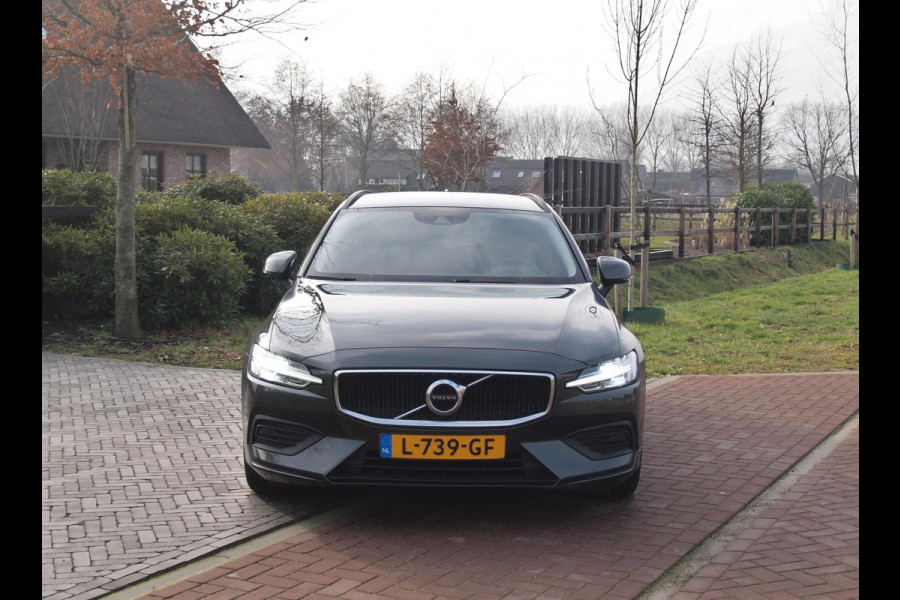 Volvo V60 2.0 B3 Momentum Advantage | Camera | Trekhaak | Apple Carplay | Cruise Control |