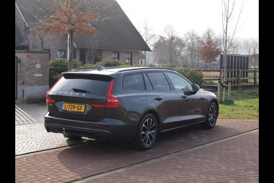 Volvo V60 2.0 B3 Momentum Advantage | Camera | Trekhaak | Apple Carplay | Cruise Control |