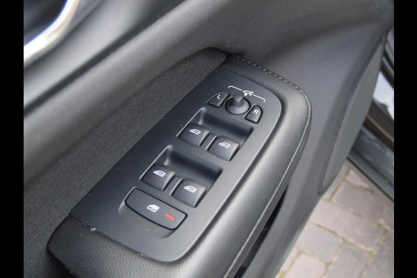 Volvo V60 2.0 B3 Momentum Advantage | Camera | Trekhaak | Apple Carplay | Cruise Control |