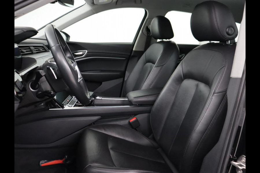 Audi e-tron 55 quattro edition 95kWh | SOH 92% | Leder | Carplay | Trekhaak | Virtual Cockpit | Navigatie | Luchtvering | Parkeerhulp | Audi Sound | Cruise control