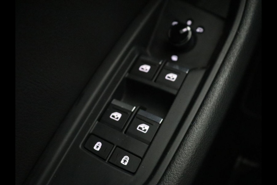 Audi e-tron 55 quattro edition 95kWh | SOH 92% | Leder | Carplay | Trekhaak | Virtual Cockpit | Navigatie | Luchtvering | Parkeerhulp | Audi Sound | Cruise control