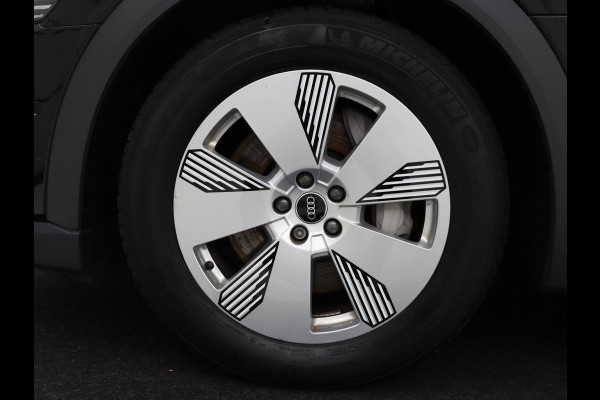 Audi e-tron 55 quattro edition 95kWh | SOH 92% | Leder | Carplay | Trekhaak | Virtual Cockpit | Navigatie | Luchtvering | Parkeerhulp | Audi Sound | Cruise control