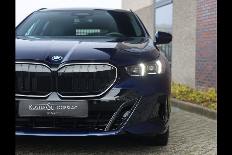 BMW 5 Serie Touring 550e xDrive | Pano - Trekhaak - Bow&Wil