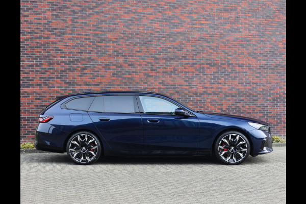 BMW 5 Serie Touring 550e xDrive | Pano - Trekhaak - Bow&Wil