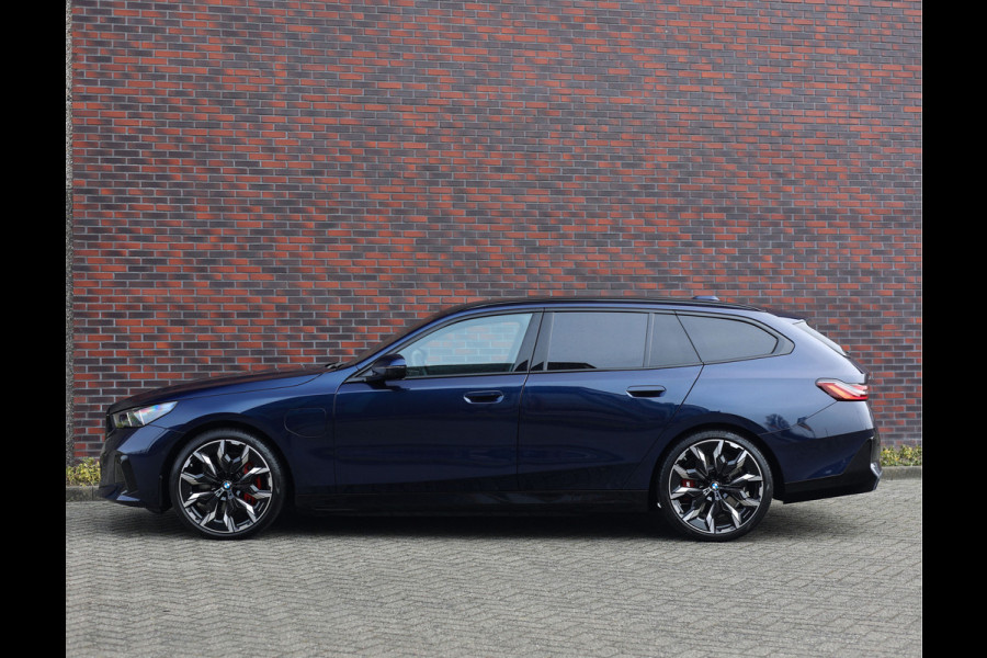 BMW 5 Serie Touring 550e xDrive | Pano - Trekhaak - Bow&Wil