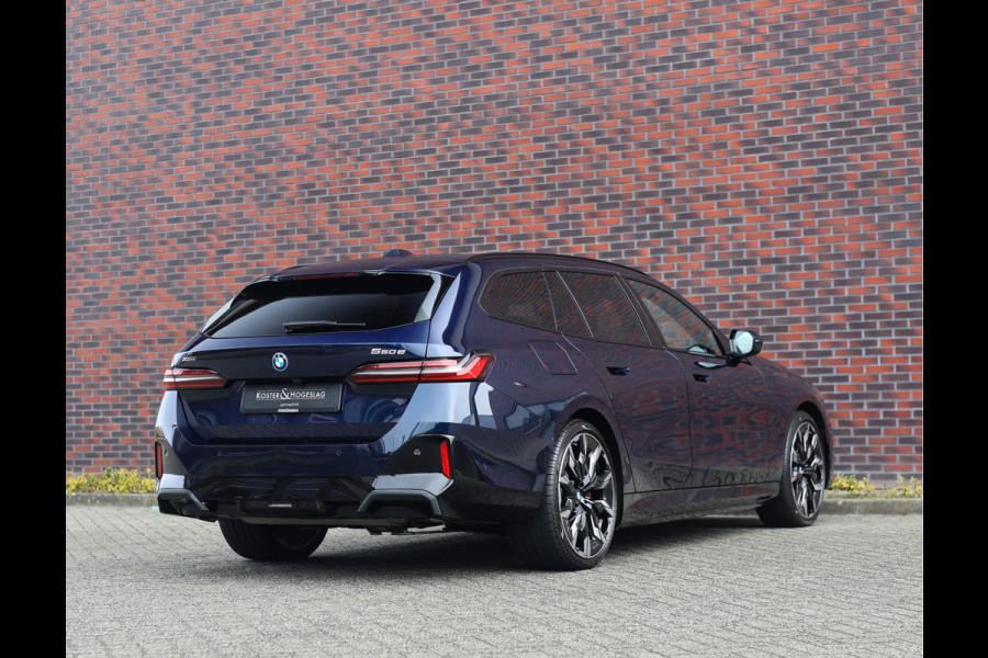 BMW 5 Serie Touring 550e xDrive | Pano - Trekhaak - Bow&Wil