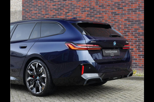 BMW 5 Serie Touring 550e xDrive | Pano - Trekhaak - Bow&Wil