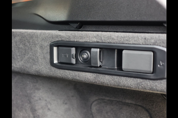 BMW 5 Serie Touring 550e xDrive | Pano - Trekhaak - Bow&Wil