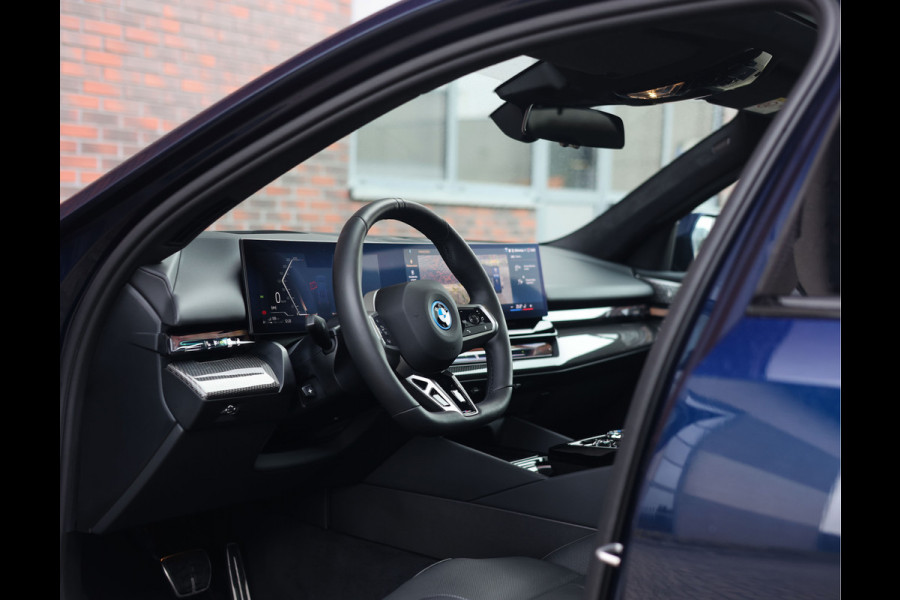 BMW 5 Serie Touring 550e xDrive | Pano - Trekhaak - Bow&Wil