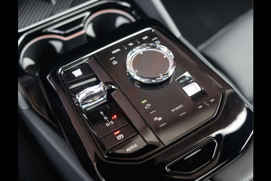 BMW 5 Serie Touring 550e xDrive | Pano - Trekhaak - Bow&Wil