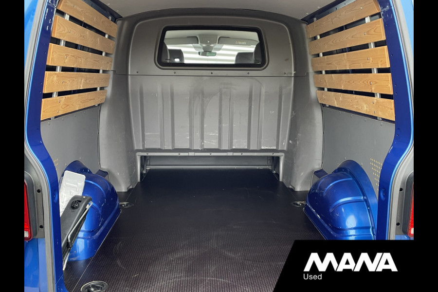 Volkswagen Transporter 2.0TDI 150PK L2H1 DC BULLI Automaat Adaptive cruise LED Alcantara Camera Trekhaak