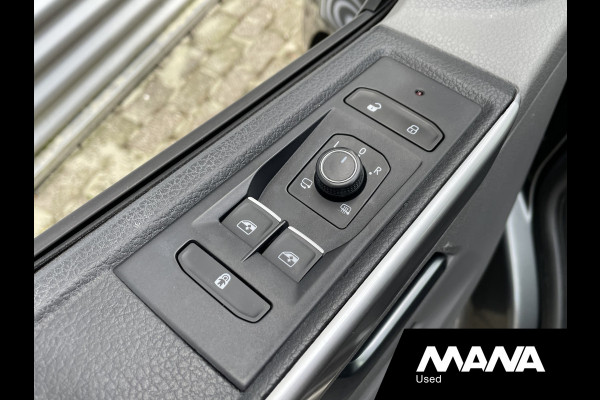 Volkswagen Transporter 2.0TDI 150PK L1H1 BULLI Automaat Leer Trekhaak Camera Adaptive cruise LED