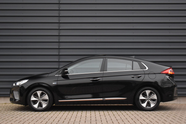 Hyundai IONIQ Premium EV | Schuif/kanteldak | Adaptive cruise control | Lederen Bekleding | Stoelverwarming V+A |  Stoelventilatie |