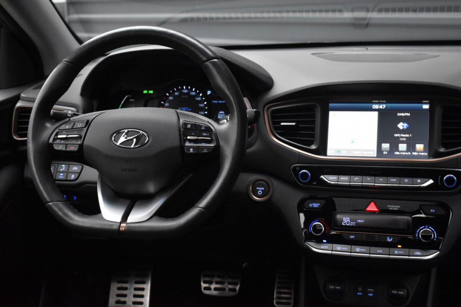 Hyundai IONIQ Premium EV | Schuif/kanteldak | Adaptive cruise control | Lederen Bekleding | Stoelverwarming V+A |  Stoelventilatie |