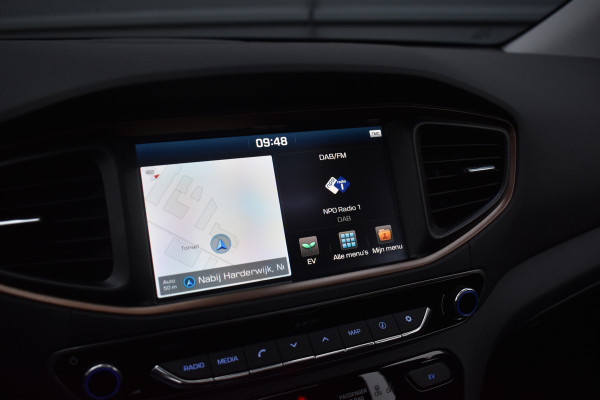 Hyundai IONIQ Premium EV | Schuif/kanteldak | Adaptive cruise control | Lederen Bekleding | Stoelverwarming V+A |  Stoelventilatie |