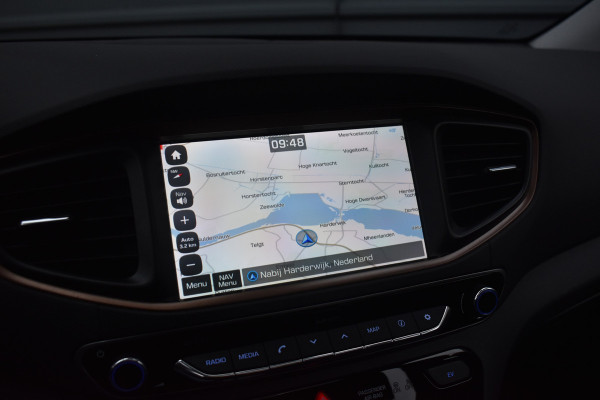 Hyundai IONIQ Premium EV | Schuif/kanteldak | Adaptive cruise control | Lederen Bekleding | Stoelverwarming V+A |  Stoelventilatie |