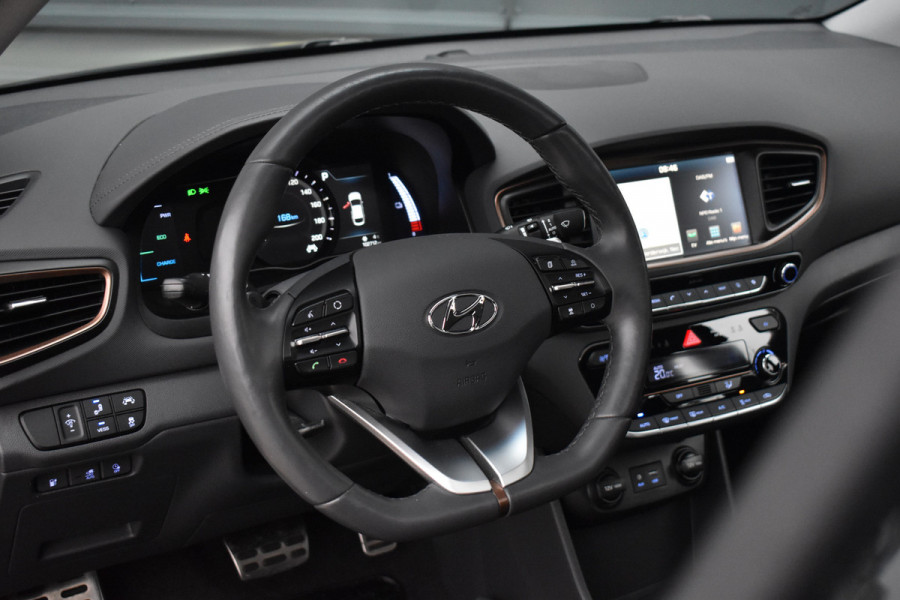 Hyundai IONIQ Premium EV | Schuif/kanteldak | Adaptive cruise control | Lederen Bekleding | Stoelverwarming V+A |  Stoelventilatie |