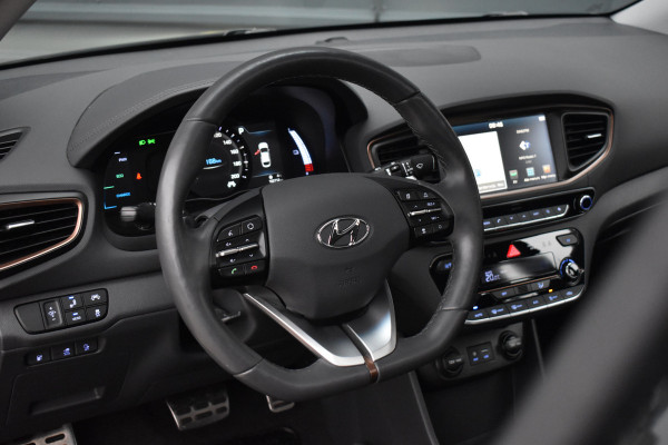 Hyundai IONIQ Premium EV | Schuif/kanteldak | Adaptive cruise control | Lederen Bekleding | Stoelverwarming V+A |  Stoelventilatie |