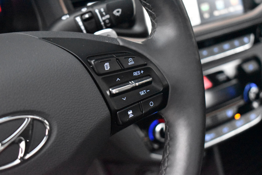 Hyundai IONIQ Premium EV | Schuif/kanteldak | Adaptive cruise control | Lederen Bekleding | Stoelverwarming V+A |  Stoelventilatie |