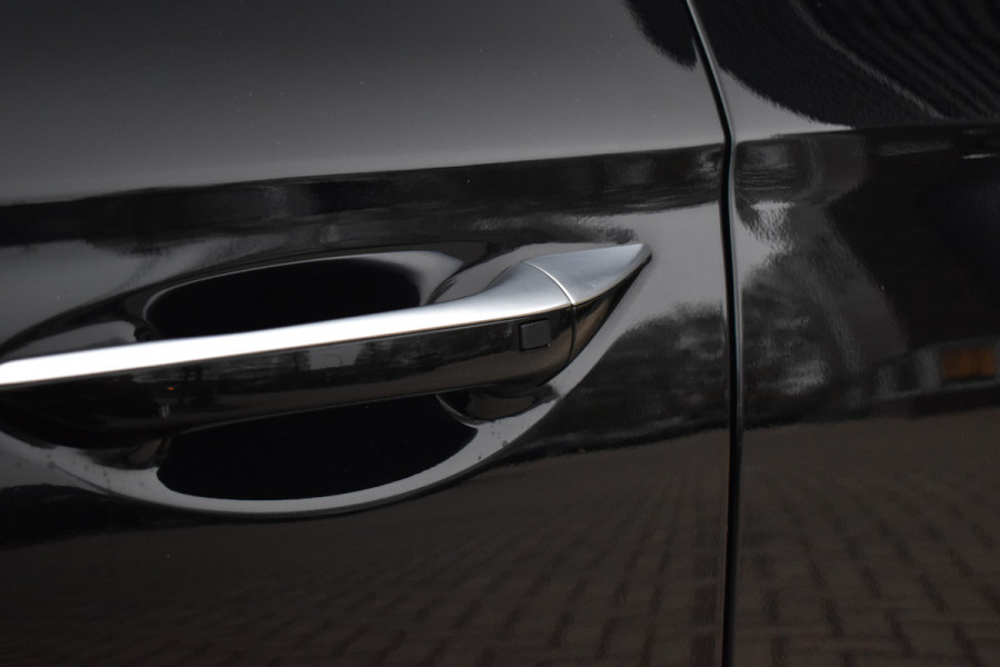 Hyundai IONIQ Premium EV | Schuif/kanteldak | Adaptive cruise control | Lederen Bekleding | Stoelverwarming V+A |  Stoelventilatie |