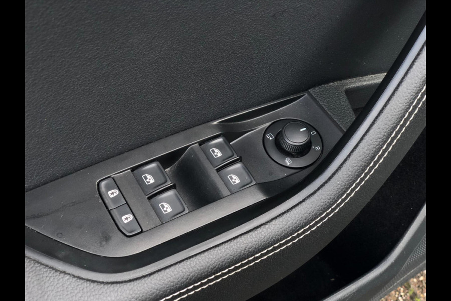 Škoda Superb Combi 1.4 TSI iV Business Edition Plus PHEV | Navi, 360 Camera, Stoel+Achterb.verw., ACC, El. A.klep | Dealeroh. |