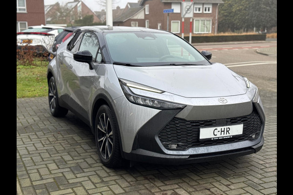 Toyota C-HR 1.8 Hybrid First edition | Dodehoekherkenning, Stoel + Stuurverwarming, Groot scherm, Parkeersensoren