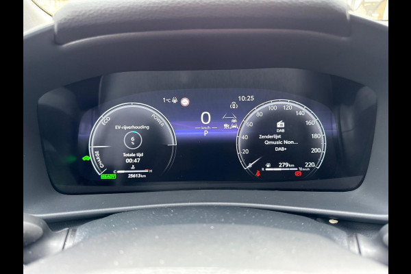 Toyota C-HR 1.8 Hybrid First edition | Dodehoekherkenning, Stoel + Stuurverwarming, Groot scherm, Parkeersensoren