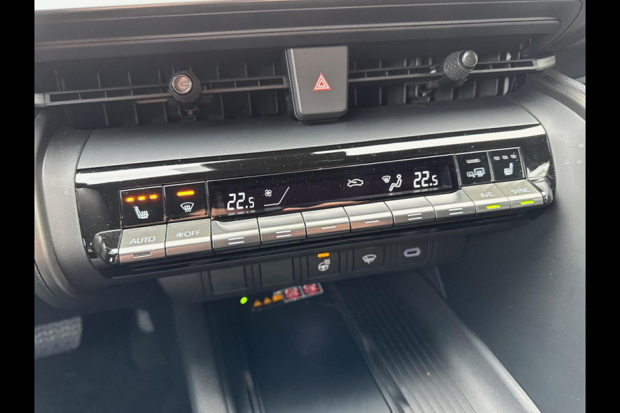 Toyota C-HR 1.8 Hybrid First edition | Dodehoekherkenning, Stoel + Stuurverwarming, Groot scherm, Parkeersensoren