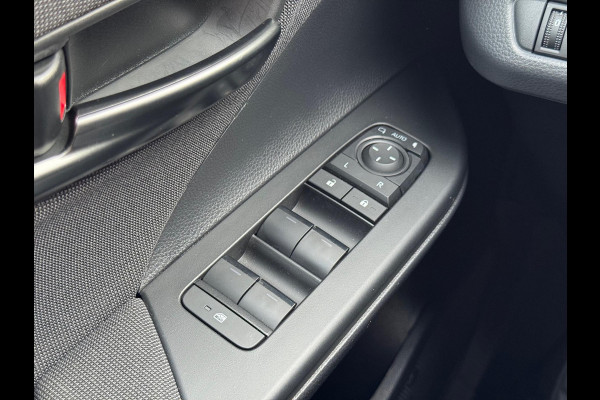 Toyota C-HR 1.8 Hybrid First edition | Dodehoekherkenning, Stoel + Stuurverwarming, Groot scherm, Parkeersensoren