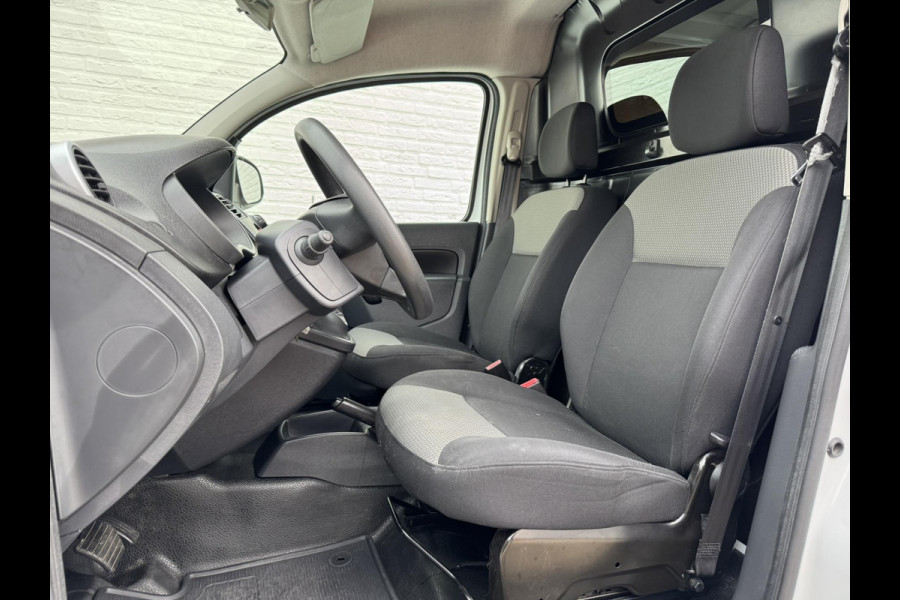 Renault Kangoo Z.E. Airco Dealeronderhouden Cruise control Navigatie Radio/CD Schuifdeur Parkeersensoren achter Dubbeldeurs