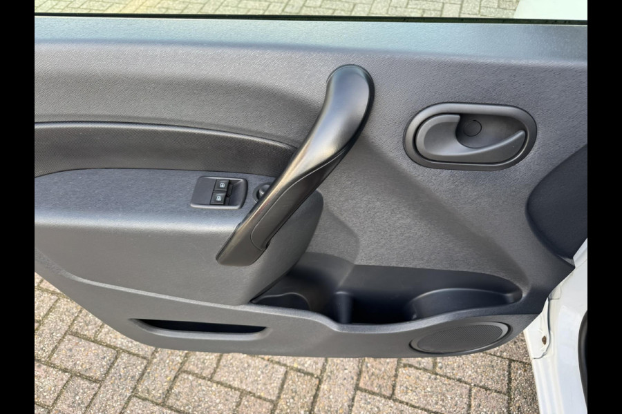 Renault Kangoo Z.E. Airco Dealeronderhouden Cruise control Navigatie Radio/CD Schuifdeur Parkeersensoren achter Dubbeldeurs