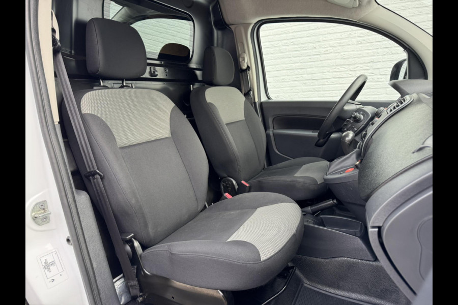 Renault Kangoo Z.E. Airco Dealeronderhouden Cruise control Navigatie Radio/CD Schuifdeur Parkeersensoren achter Dubbeldeurs