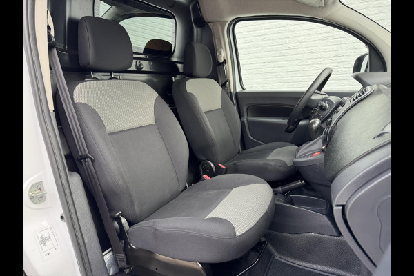 Renault Kangoo Z.E. Airco Dealeronderhouden Cruise control Navigatie Radio/CD Schuifdeur Parkeersensoren achter Dubbeldeurs